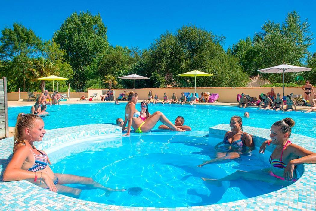 Camping Tranche Sur Mer Apartamento Angles  Exterior foto
